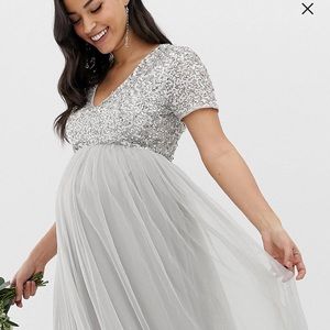 Size 10 maternity dress perfect for photos